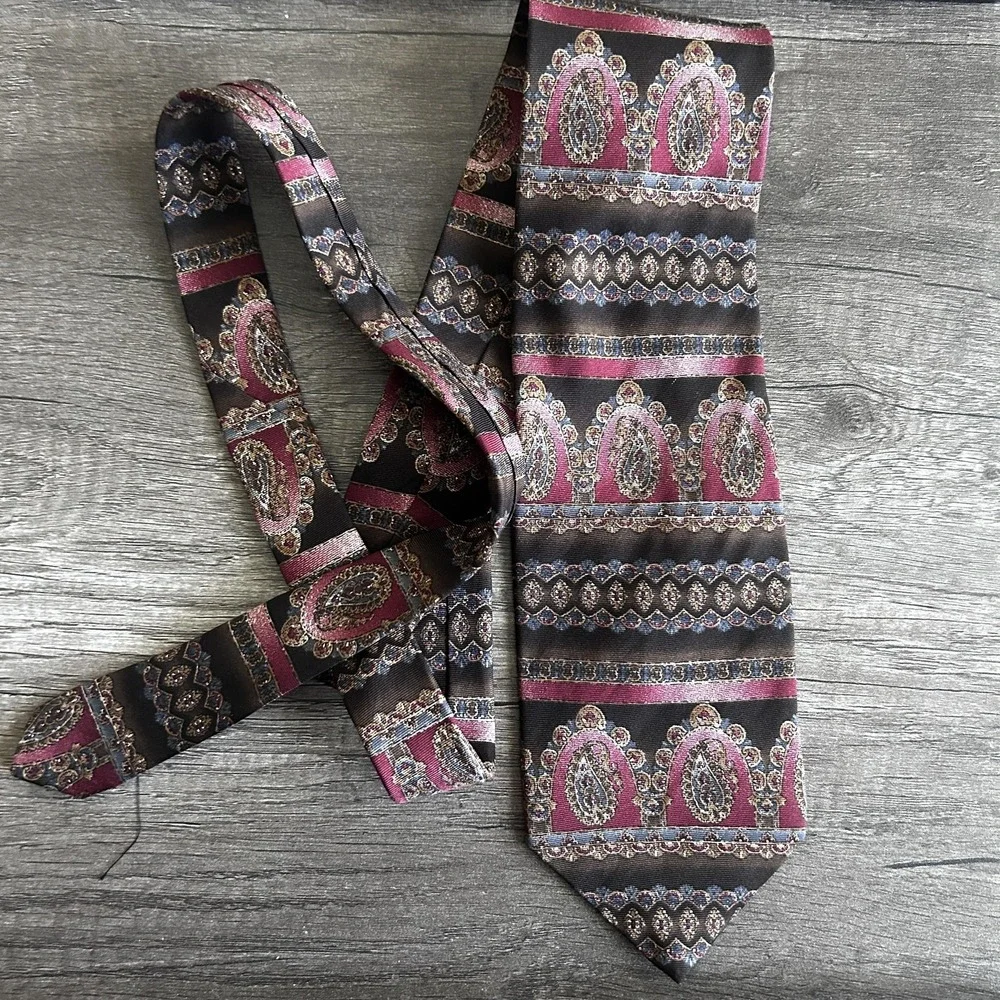 Bill Blass‎ Necktie Mens Silk Paisley Stripe Pattern Classic Dress Tie